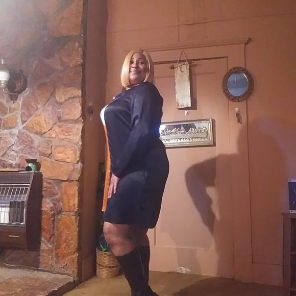 Meet your Posher, PaTonya - Picture 3 of 6